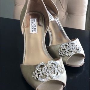 GORGEOUS Badgley Mischka heels